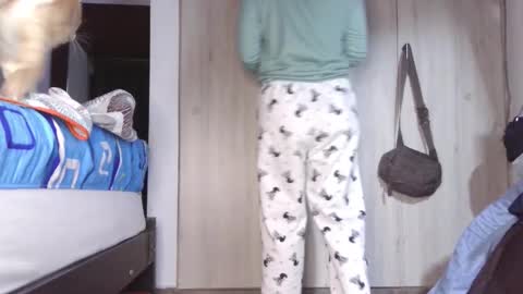  Khawit  online show from 10-08-25, 09:40