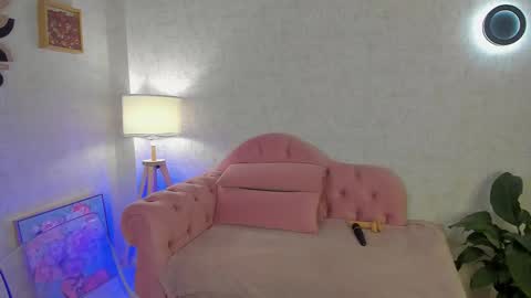 Kaya online show from 10-12-25, 04:11