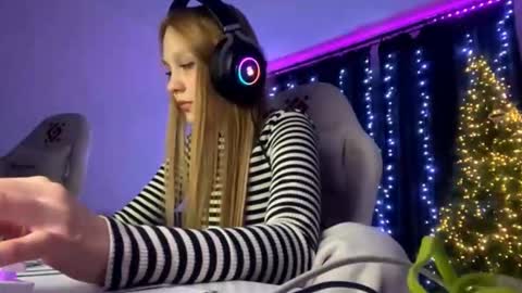 Amia online show from 01-14-26, 05:40