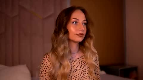 Snapshot of kayleeflynn chatting on 10-21-25, 07:03 Kayleeflynn online show from 10-21-25, 07:03