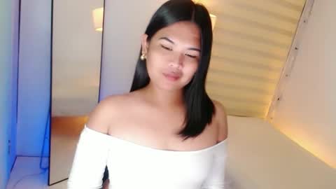 Snapshot of kayleepinay chatting on 02-10-25, 05:03 Y O U R F U T U R E K A Y L E E online show from 02-10-25, 05:03