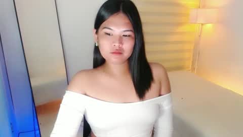 Snapshot of kayleepinay chatting on 02-15-25, 11:06 Y O U R F U T U R E K A Y L E E online show from 02-15-25, 11:06