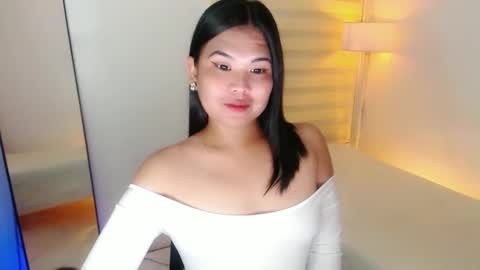 Snapshot of kayleepinay chatting on 02-17-25, 04:20 Y O U R F U T U R E K A Y L E E online show from 02-17-25, 04:20