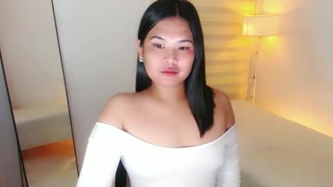 Snapshot of kayleepinay chatting on 02-18-25, 01:33 Y O U R F U T U R E K A Y L E E online show from 02-18-25, 01:33