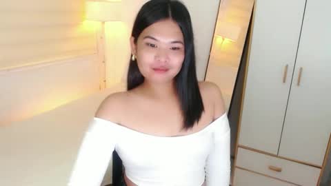 Snapshot of kayleepinay chatting on 02-20-25, 10:05 Y O U R F U T U R E K A Y L E E online show from 02-20-25, 10:05