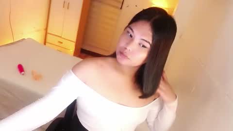 Snapshot of kayleepinay chatting on 10-02-25, 02:13 Y O U R F U T U R E K A Y L E E online show from 10-02-25, 02:13