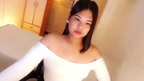 Snapshot of kayleepinay chatting on 10-08-25, 06:49 Y O U R F U T U R E K A Y L E E online show from 10-08-25, 06:49