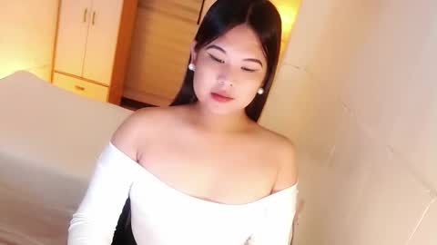 Snapshot of kayleepinay chatting on 10-13-25, 07:25 Y O U R F U T U R E K A Y L E E online show from 10-13-25, 07:25