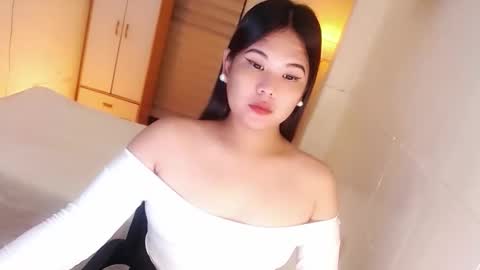 Snapshot of kayleepinay chatting on 10-17-25, 07:49 Y O U R F U T U R E K A Y L E E online show from 10-17-25, 07:49