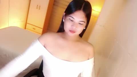 Snapshot of kayleepinay chatting on 10-24-25, 05:42 Y O U R F U T U R E K A Y L E E online show from 10-24-25, 05:42