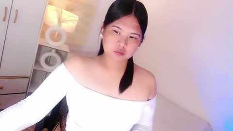 Y O U R        F U T U R E       K A Y L E E  online show from 04-10-26, 03:28