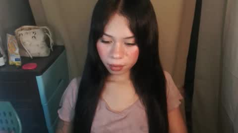 Snapshot of kaymmymalapusan chatting on 10-21-25, 12:00 kaymmymalapusan online show from 10-21-25, 12:00