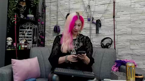 Snapshot of kaziaswart chatting on 12-13-24, 02:32 Miss Kazia online show from 12-13-24, 02:32