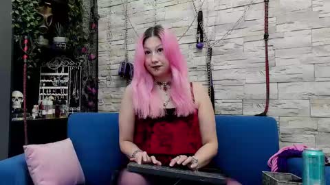 Snapshot of kaziaswart chatting on 02-18-25, 12:15 Miss Kazia online show from 02-18-25, 12:15