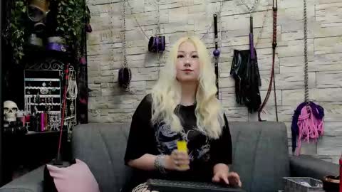 Snapshot of kaziaswart chatting on 09-11-25, 12:11 Miss Kazia online show from 09-11-25, 12:11