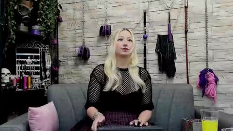 Snapshot of kaziaswart chatting on 10-20-25, 10:21 Miss Kazia online show from 10-20-25, 10:21