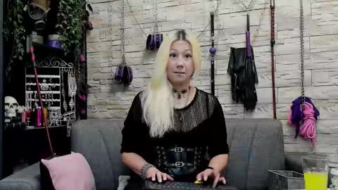 Snapshot of kaziaswart chatting on 10-21-25, 09:59 Miss Kazia online show from 10-21-25, 09:59