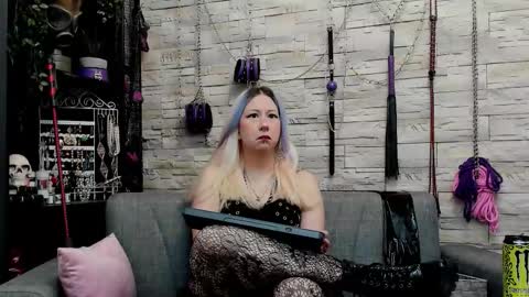 Snapshot of kaziaswart chatting on 12-15-25, 12:48 Miss Kazia online show from 12-15-25, 12:48