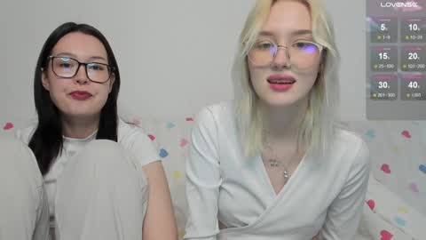 Snapshot of kebesheska chatting on 12-16-24, 05:59 Seb Polly Roxy Jonny online show from 12-16-24, 05:59