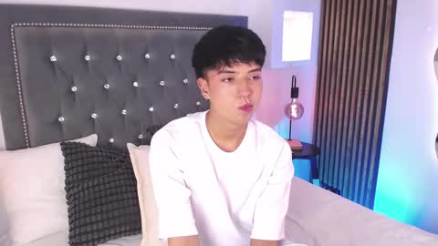 Snapshot of keen_nico chatting on 02-19-26, 12:56 nico online show from 02-19-26, 12:56