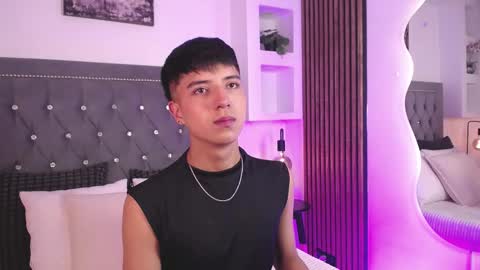 Snapshot of keen_nico chatting on 02-25-26, 12:15 nico online show from 02-25-26, 12:15