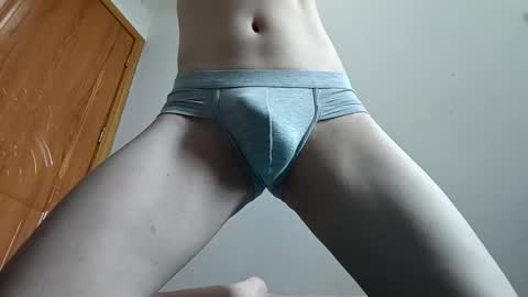 Snapshot of keepitsecret05 chatting on 02-04-25, 06:46 Eliot online show from 02-04-25, 06:46