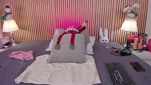 keeyla stone online show from 12-22-25, 09:12