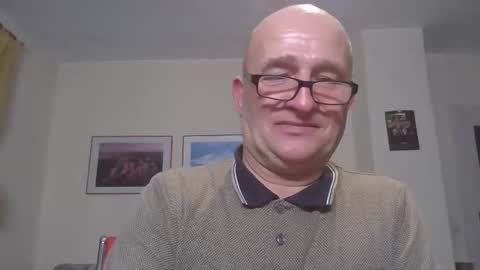 Snapshot of keilie1 chatting on 12-22-25, 07:44 keilie1 online show from 12-22-25, 07:44