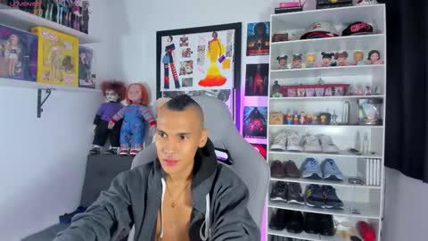 Snapshot of keindren chatting on 12-03-25, 07:49 pablo online show from 12-03-25, 07:49