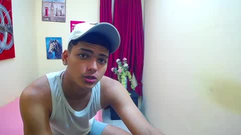 Snapshot of keinner_monstercock chatting on 10-09-25, 06:28 keinner  sexy hot bigcock online show from 10-09-25, 06:28