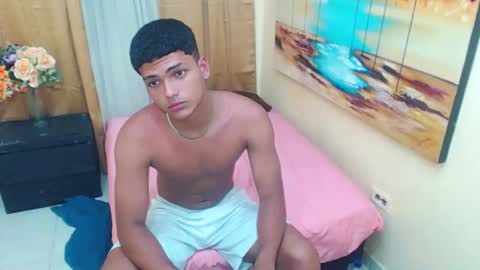 Snapshot of keinner_monstercock chatting on 10-28-25, 06:43 keinner  sexy hot bigcock online show from 10-28-25, 06:43