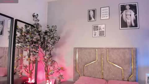 keirahartz online show from 11-18-25, 03:34