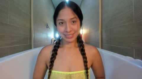 keiry_gonzalez11_aws online show from 10-05-25, 01:26