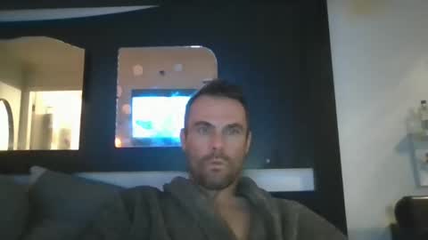 Snapshot of keithross1205 chatting on 03-06-25, 03:35 clyde online show from 03-06-25, 03:35