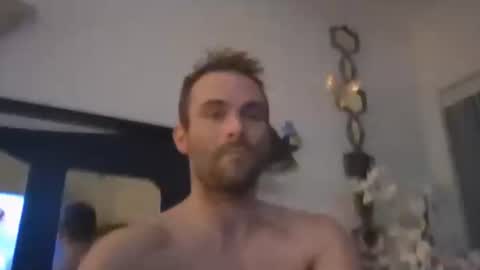 Snapshot of keithross1205 chatting on 03-08-25, 05:59 clyde online show from 03-08-25, 05:59