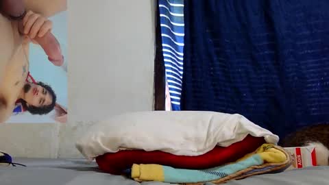 Snapshot of keivid_2303 chatting on 01-05-25, 02:19 david online show from 01-05-25, 02:19