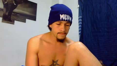 Snapshot of keivid_2303 chatting on 02-05-25, 05:20 david online show from 02-05-25, 05:20