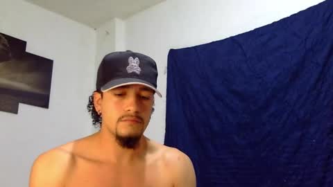 Snapshot of keivid_2303 chatting on 02-11-25, 01:41 david online show from 02-11-25, 01:41