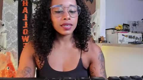 kelly__thomson online show from 10-30-25, 10:43