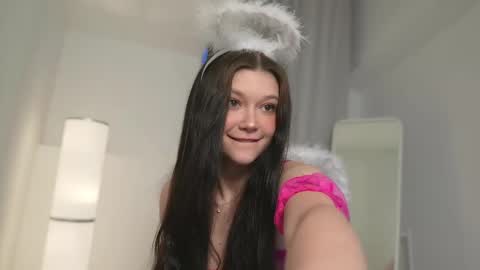  KELLY  online show from 02-14-25, 02:33