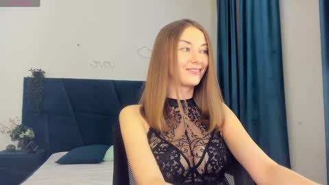 Snapshot of kelly_xo chatting on 12-04-24, 02:04 Kelly XO online show from 12-04-24, 02:04