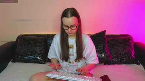 Im Kelly online show from 10-14-25, 12:06