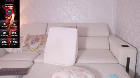 Snapshot of kellyfernandes chatting on 01-14-26, 05:40 vanessa online show from 01-14-26, 05:40