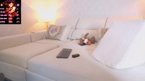 Snapshot of kellyfernandes chatting on 02-24-26, 05:33 vanessa online show from 02-24-26, 05:33