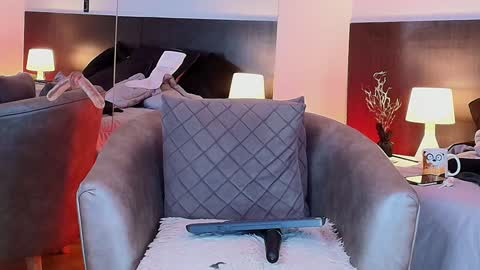 Kelly  online show from 12-29-24, 02:27