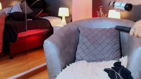 Kelly  online show from 01-03-25, 02:10