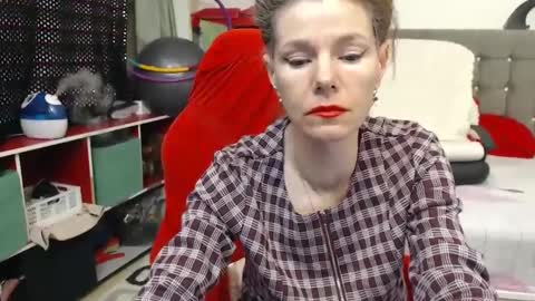 kelly online show from 02-20-25, 02:40