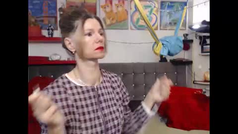 kelly online show from 10-04-25, 01:14