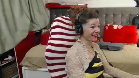 kelly online show from 11-09-25, 10:30