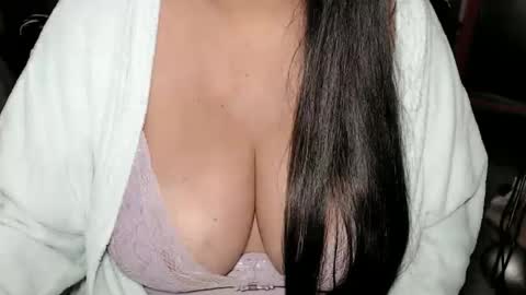 Snapshot of kellyshowpv chatting on 09-27-25, 03:33 Kellyshow online show from 09-27-25, 03:33